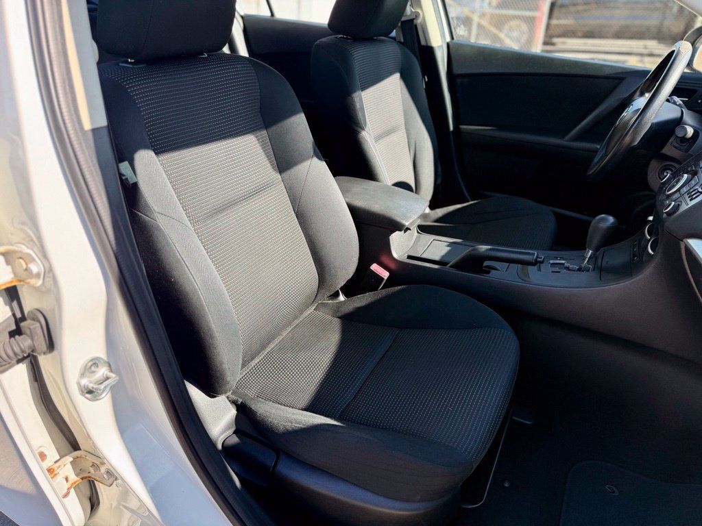 Used 2012 MAZDA MAZDA3 i Sport FWD image 26