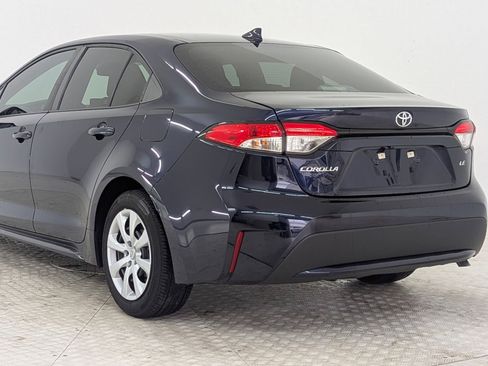 Used 2022 Toyota Corolla LE image 3