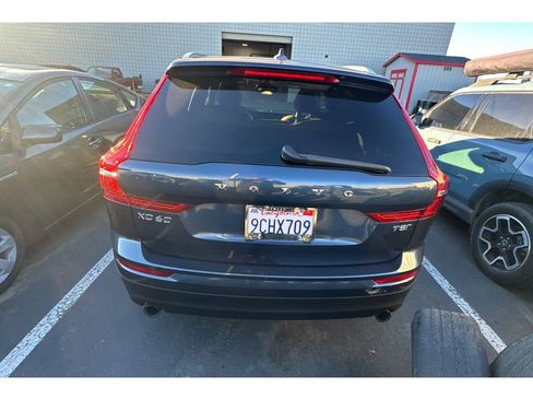 Used 2018 Volvo XC60 T5 Momentum image 4