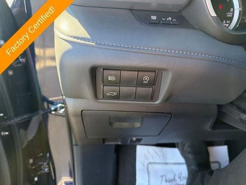 Used 2023 Toyota Highlander XLE image 12