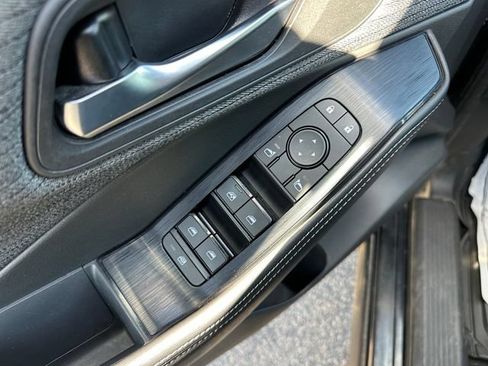 Used 2022 Nissan Rogue SV FWD image 19