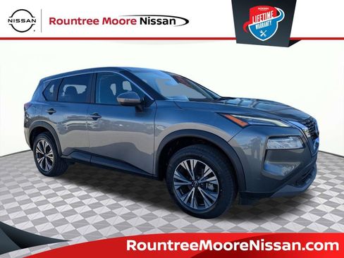 Used 2023 Nissan Rogue SV image 1