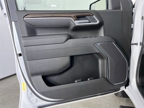 Used 2025 GMC Sierra 1500 Elevation image 22