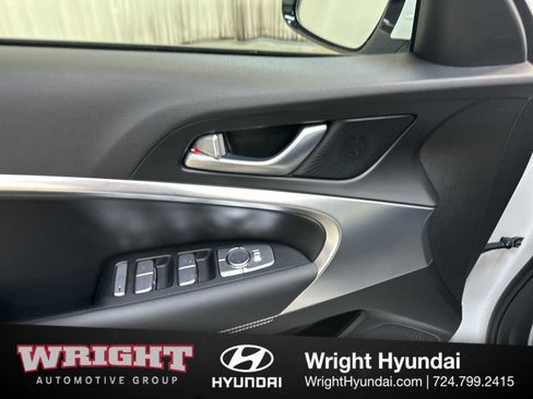 Certified 2025 Genesis G70 2.5T image 10