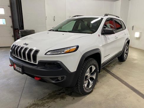 Used 2014 Jeep Cherokee Trailhawk w/ Comfort/Convenience Group image 3