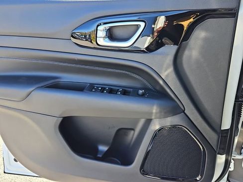 New 2026 Jeep Compass Latitude image 22