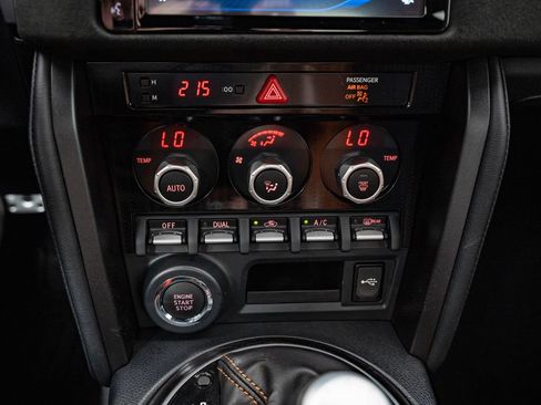 Used 2020 Toyota 86 RWD image 32