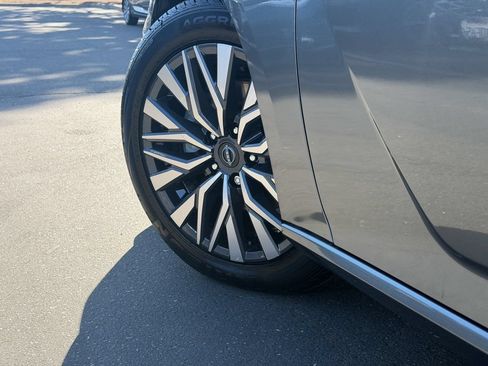 Used 2023 Nissan Altima 2.5 SV FWD image 10