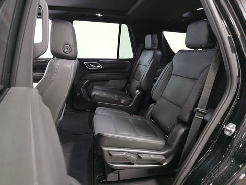 Used 2022 Chevrolet Tahoe Z71 w/ Luxury Package AWD/4WD image 22