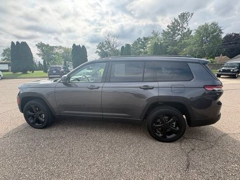 Used 2023 Jeep Grand Cherokee L Laredo AWD/4WD image 2