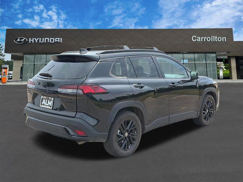 Used 2024 Toyota Corolla Cross AWD Hybrid w/ Moonroof Package image 5