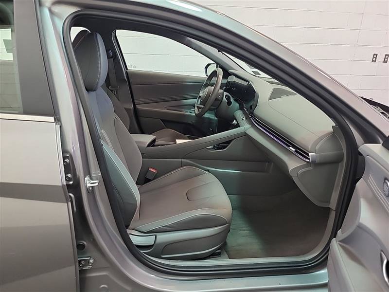Used 2024 Hyundai Elantra SEL w/ Convenience Package FWD image 8