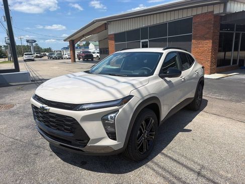 New 2026 Chevrolet Trax ACTIV w/ Driver Confidence Package FWD image 2