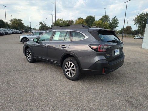 Used 2021 Subaru Outback 2.5i image 3