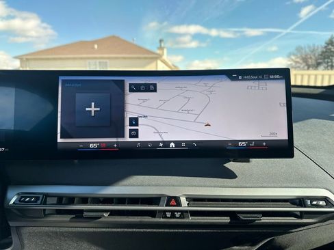 Used 2025 BMW iX M60 image 35