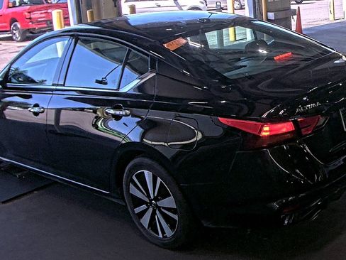Used 2020 Nissan Altima 2.5 SL FWD image 4