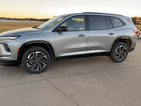 New 2026 Buick Enclave Sport Touring image 5