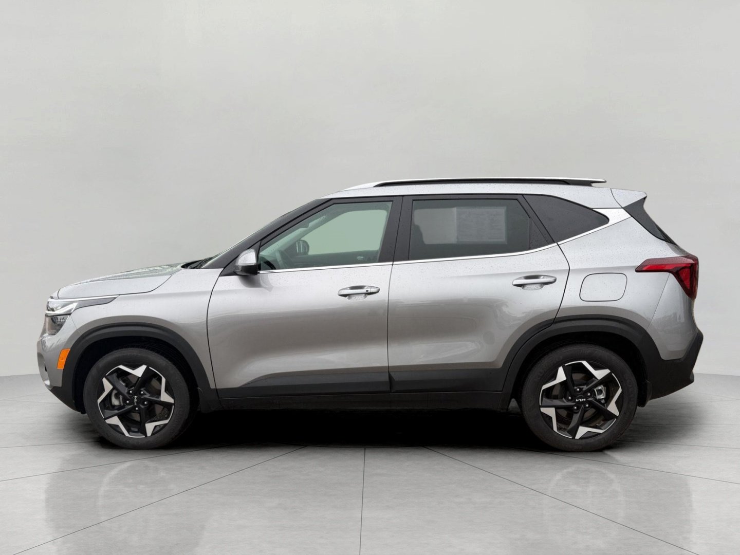 Used 2024 Kia Seltos EX AWD/4WD image 8