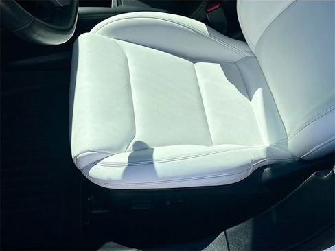 Used 2021 Tesla Model S Long Range Plus image 20