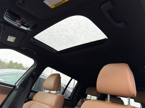 Used 2025 Hyundai Santa Fe Limited image 32