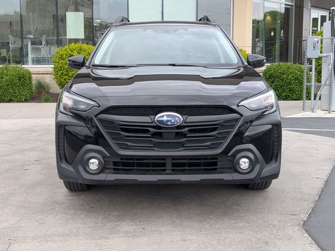 Used 2025 Subaru Outback Onyx Edition AWD/4WD image 11