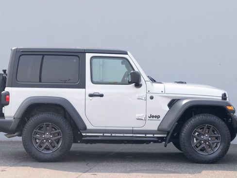 Used 2024 Jeep Wrangler Sport AWD/4WD image 21