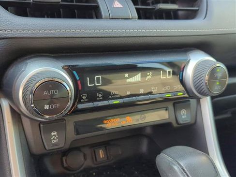 Certified 2022 Toyota RAV4 XLE FWD image 21