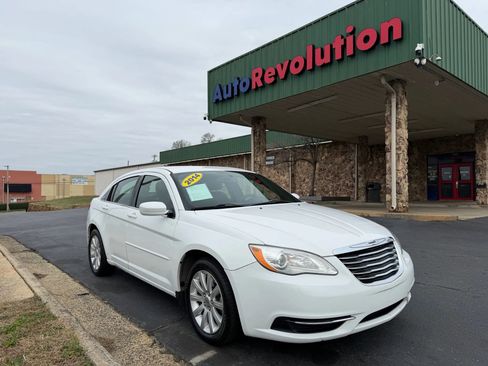 Used 2014 Chrysler 200 Touring image 1