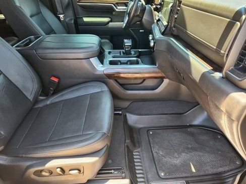 Used 2023 GMC Sierra 1500 SLT AWD/4WD image 13