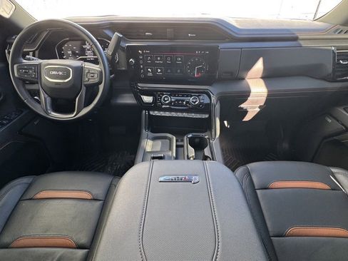 Used 2025 GMC Sierra 2500 AT4 w/ AT4 Premium Plus Package image 18