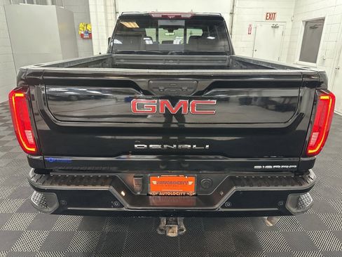 Used 2022 GMC Sierra 2500 Denali w/ Denali Black Diamond Edition image 8