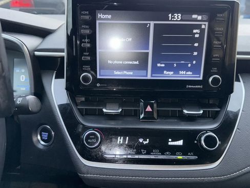 Used 2022 Toyota Corolla SE image 16