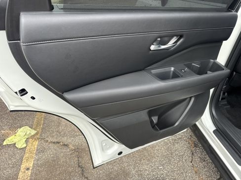 Used 2024 Nissan Pathfinder SL image 21