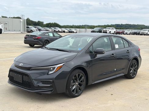 New 2026 Toyota Corolla SE FWD image 2