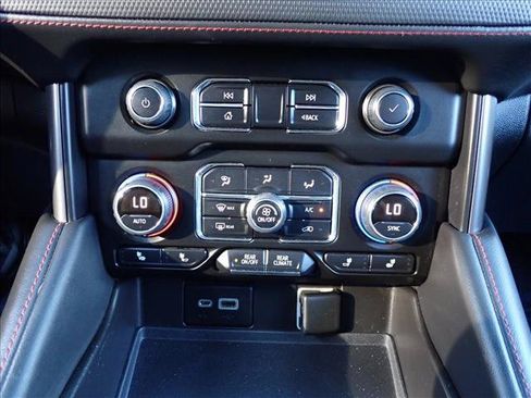 Used 2022 Chevrolet Tahoe RST w/ Luxury Package AWD/4WD image 20