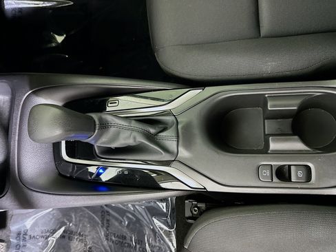 Certified 2025 Toyota Corolla LE image 21