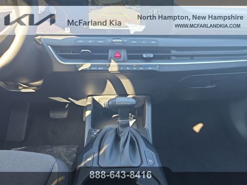 New 2025 Kia K4 LX image 12