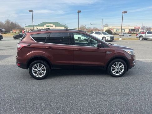 Used 2018 Ford Escape SE w/ Ford Safe & Smart Package image 7