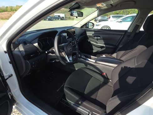 Used 2023 Nissan Sentra SV image 8