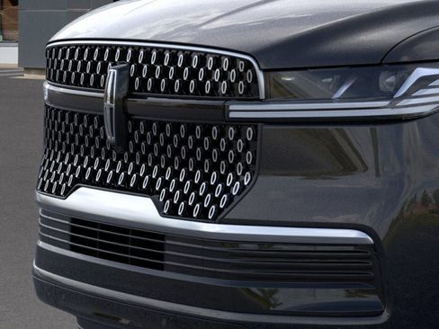New 2025 Lincoln Navigator Reserve image 17