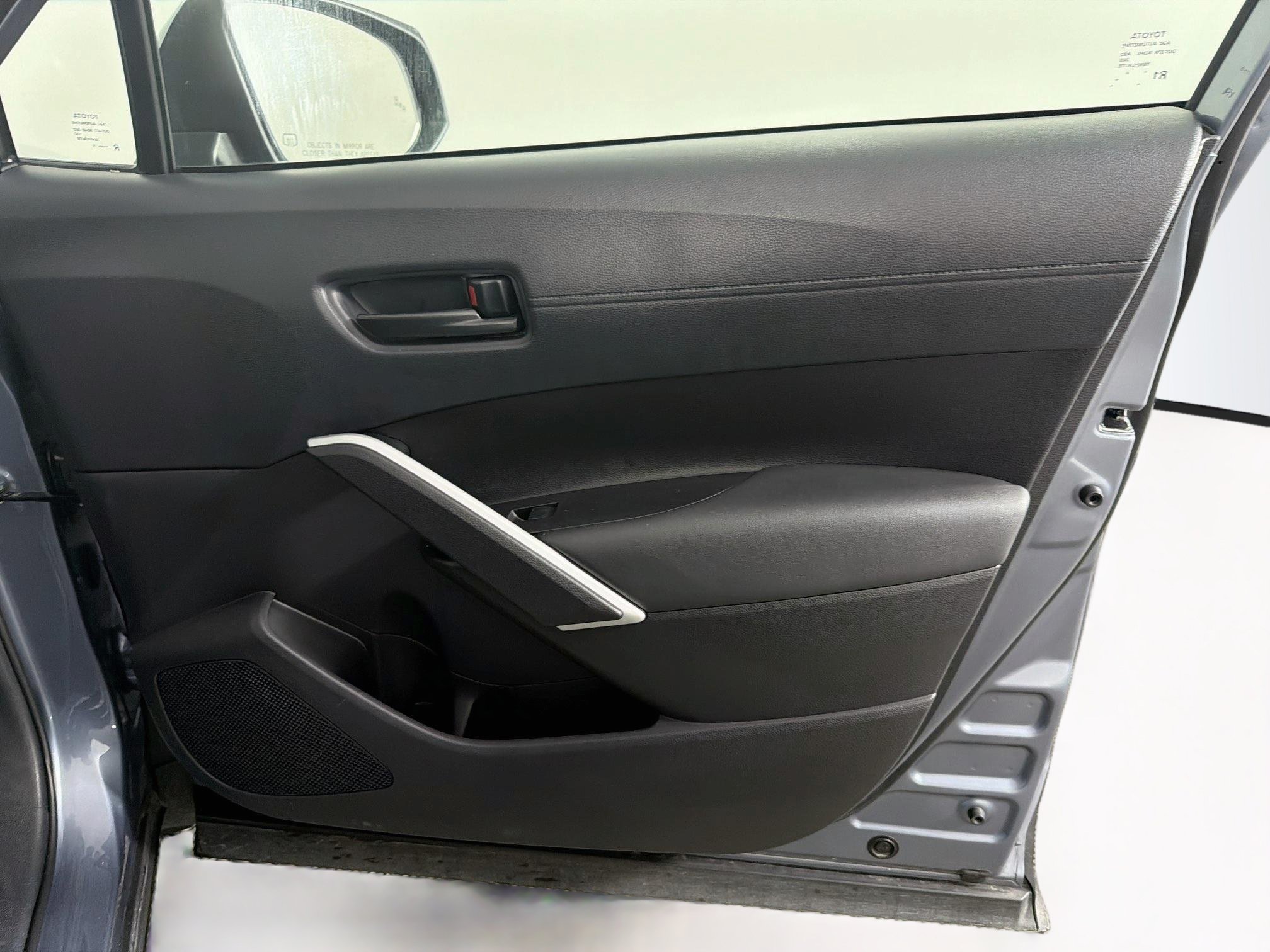 Used 2026 Toyota Corolla Cross LE FWD image 33