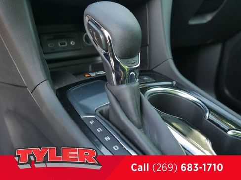 Used 2023 Chevrolet Equinox Premier FWD image 39