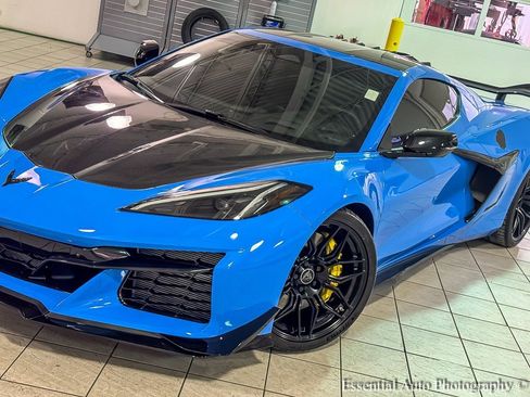 Used 2025 Chevrolet Corvette Z06 w/ Stealth Interior Trim Package RWD image 7
