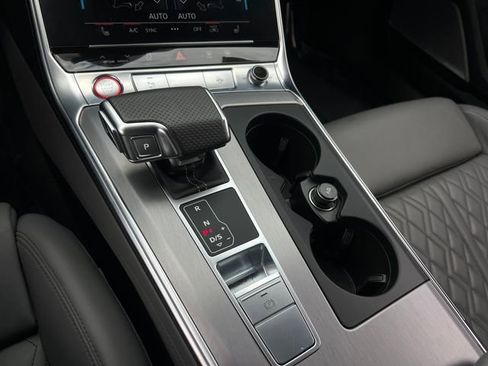 Used 2020 Audi S7 Prestige w/ Prestige Package image 36