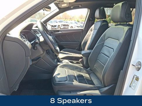 Used 2022 Volkswagen Tiguan SEL R-Line image 2