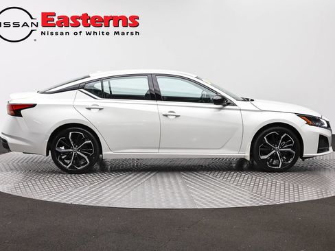 Used 2025 Nissan Altima 2.0 SR FWD image 4