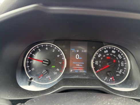 Used 2021 Toyota RAV4 XLE w/ Carpet Mat Package (TMS) image 16