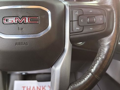 Used 2022 GMC Yukon XL SLT w/ SLT Luxury Package image 15