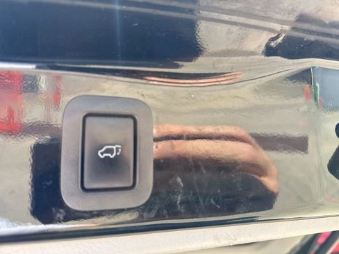 Used 2015 Toyota Highlander Limited AWD/4WD image 12