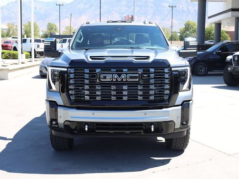 New 2026 GMC Sierra 3500 Denali Ultimate AWD/4WD image 9